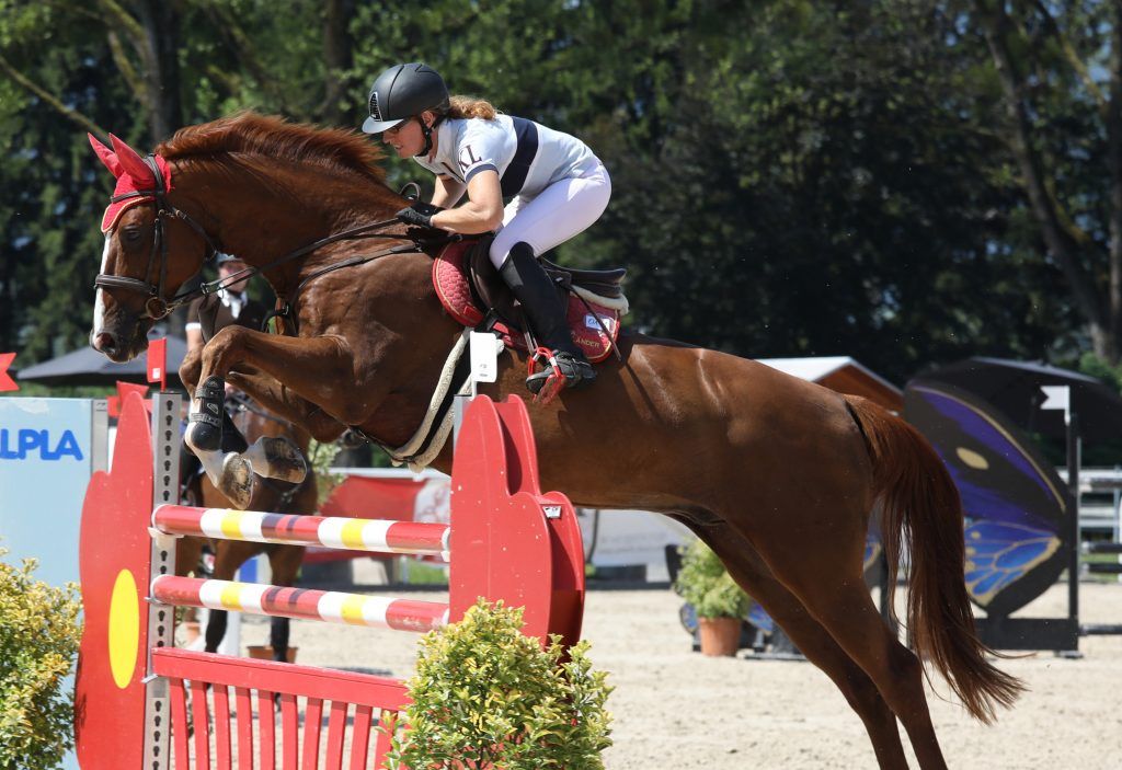 Springreiten: Monika Niederländer mit neun Top-3-Platzierungen