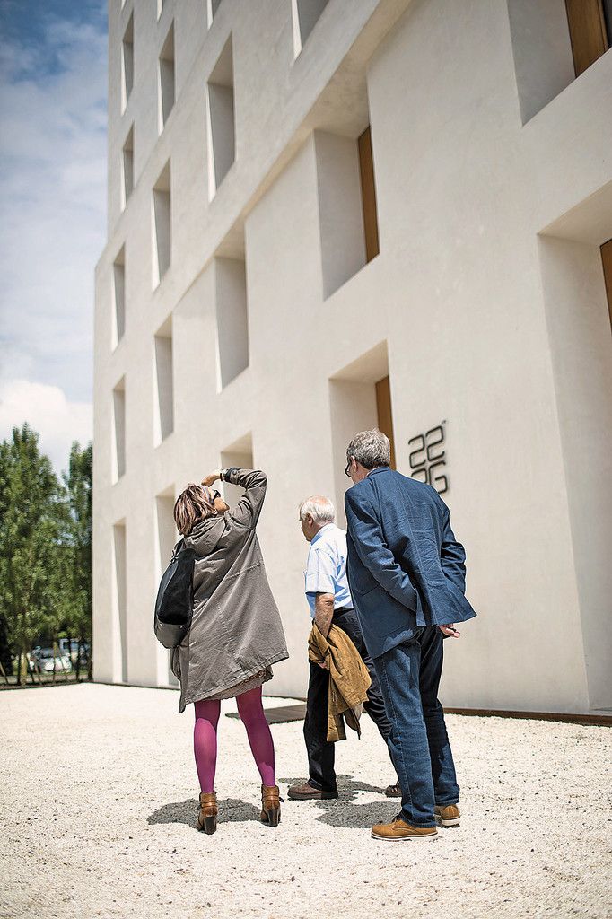 Alexandra Alge begrüßte uns in ihrer Möbelagentur in Wolfurt.