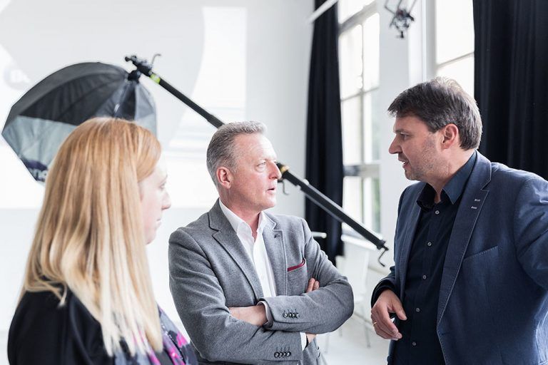 Alexandra Ender (Lustenau Marketing), Studienautor Wolfram Auer und Bürgermeister Kurt Fischer im Gespräch. Foto: Hämmerle