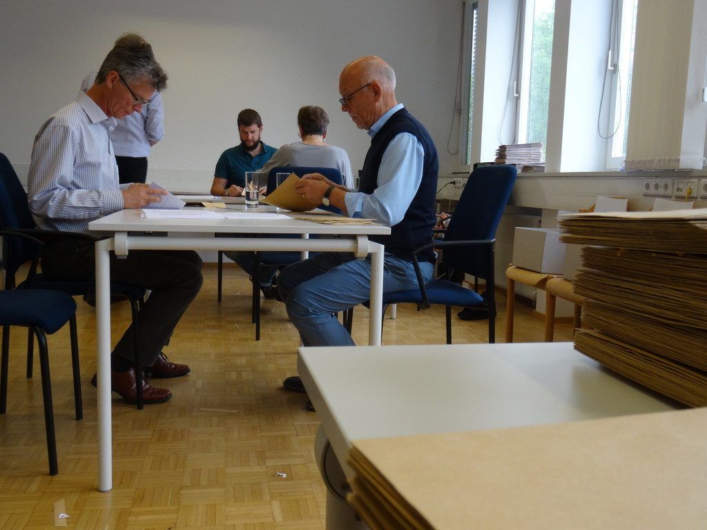 Bezirkshauptleute können sich vorstellen, dass Gemeinden Wahlkarten auszählen.