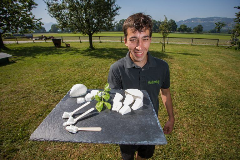 Der Heldernhof in Höchst mit seiner Spezialität Büffelmozzarella ist einer der Produzenten, die auf der Plattform Direkt-Regional präsentiert werden. VN/Steurer