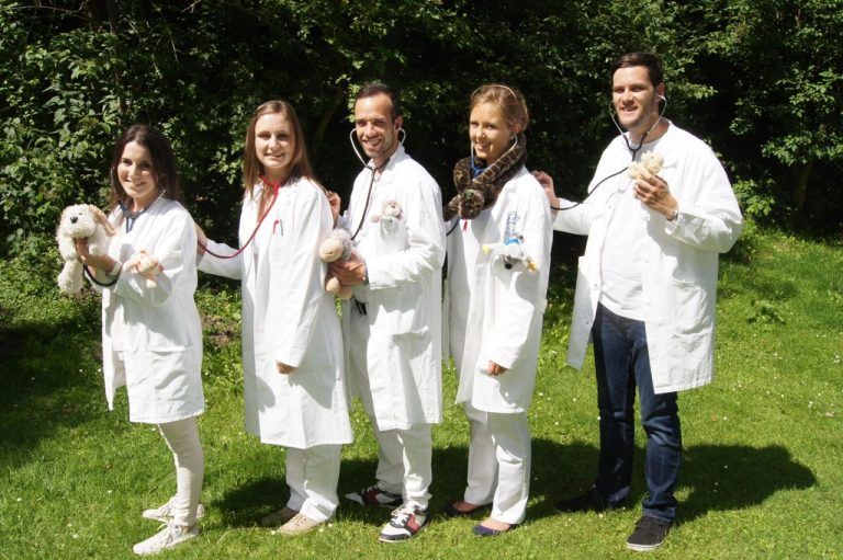 Das medizinische Organisationsteam legt sich für den Besuch der Kinder im Herbst mächtig ins Zeug. Foto: khbg