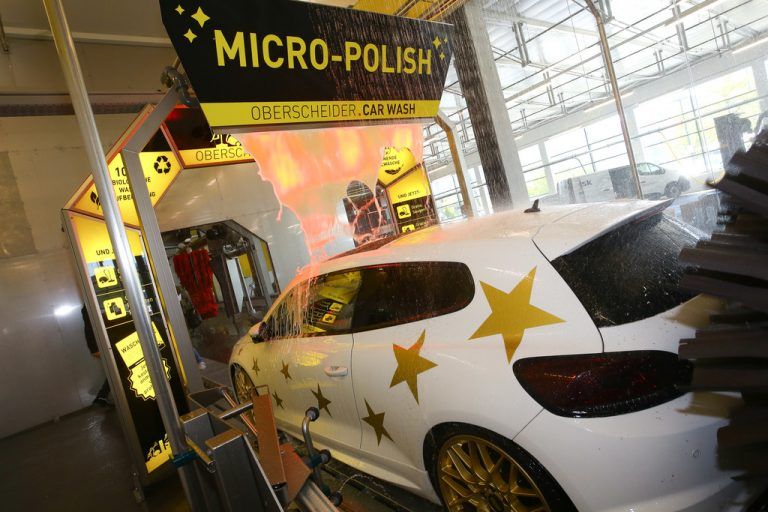 Das „Micro-Polish“ feiert in der Rankweiler Waschanlage Österreich-Premiere.  Fotos: VN/Hofmeister