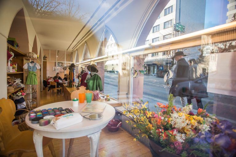 Das Vorarlberger Heimatwerk in der Bregenzer Montfortstraße kann nicht mehr rentabel geführt werden.VN/Steurer