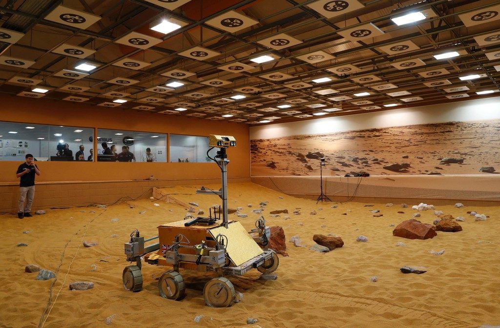 Brite steuert Weltraum-Rover von ISS aus
