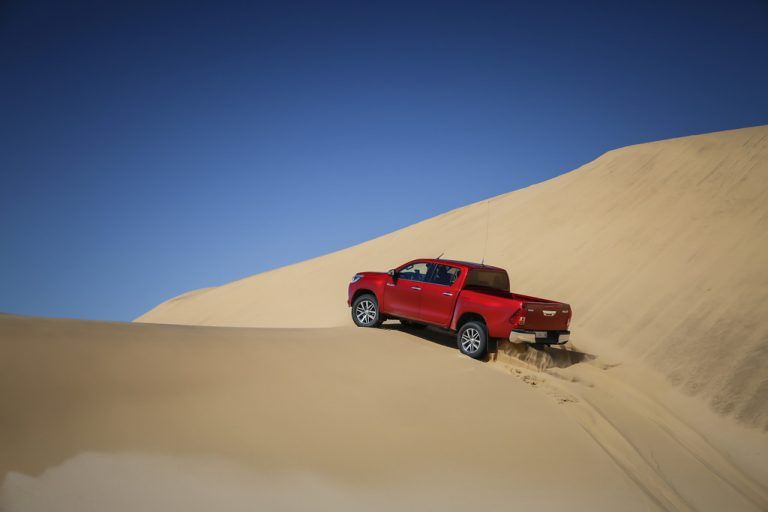 Der Hilux fährt auch, wo es längst keine Straße mehr gibt.