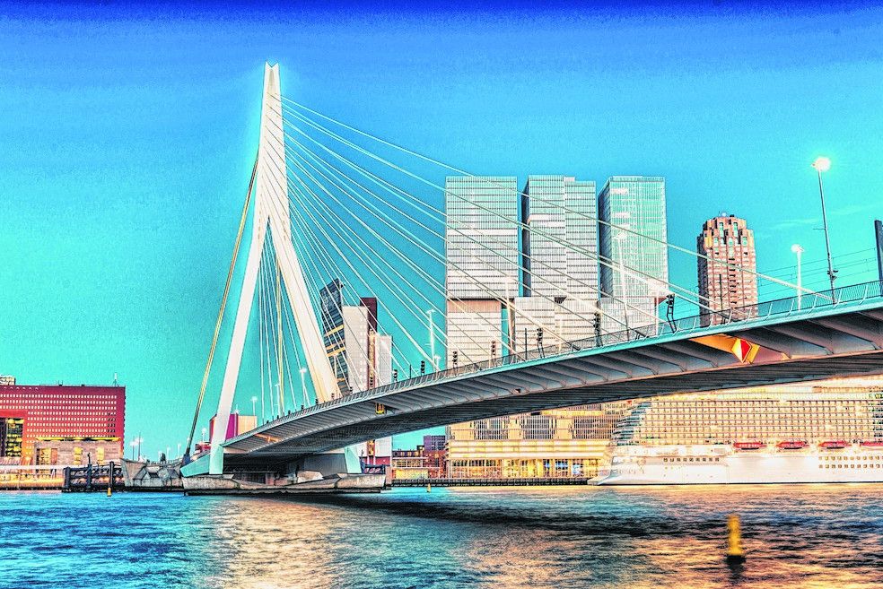 Beeindruckende Erasmusbrücke