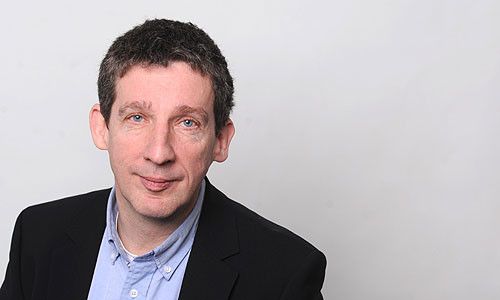 Die Atmosphäre zwischen beiden wird von Konfrontation zu Konfrontation aggressiver. Hofer hat sich in seiner Antwort auf einen jungen Moslem erstmals radikal gezeigt und nicht staatstragend.  
               Wolfgang Böhm, Die Presse