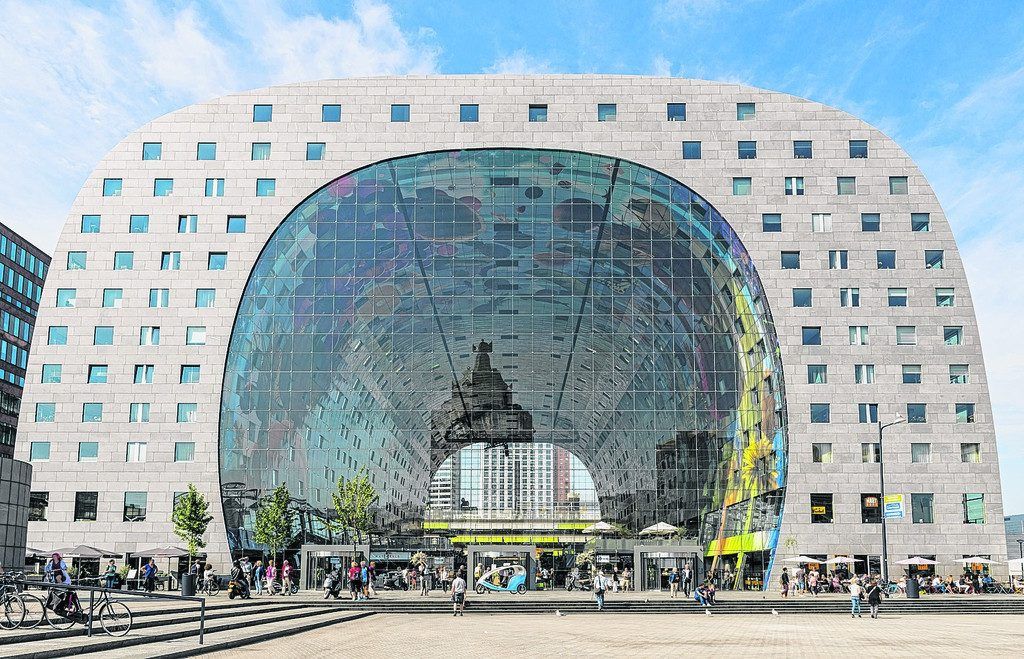 Gigantisch groß und bunt: die Markthalle
