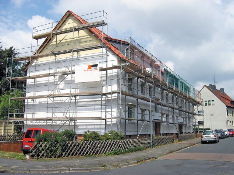 Die Sanierung der Fassade kann das vermeintliche Schnäppchen erheblich teurer machen.