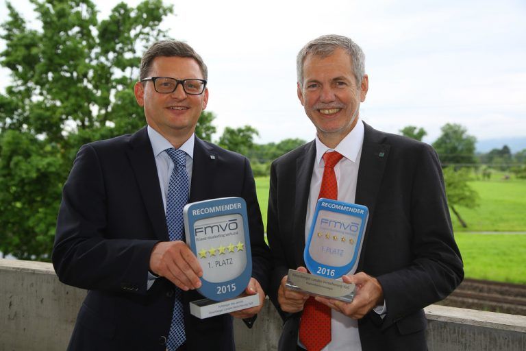 Die VLV-Vorstände Klaus Himmelreich und Robert Sturn (r.) freuen sich über den Zuspruch. Foto: Vn/Hofmeister