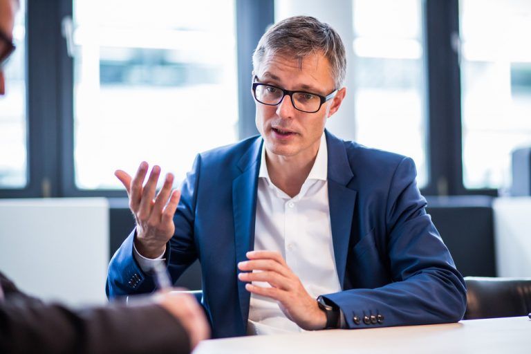 Drei-Chef Jan Trionow: „Vorarlberger Kunden nutzen die Datendienste besonders intensiv.“  Foto: VN/Steurer