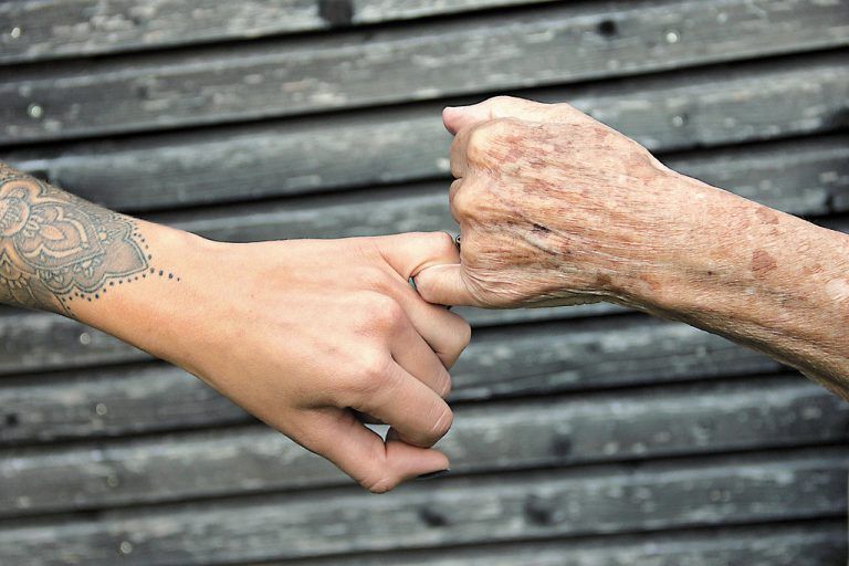 Ein guter Umgang zwischen den Generationen setzt das Verständnis für die jeweiligen Lebenswelten voraus. Foto: Stadt Dornbirn