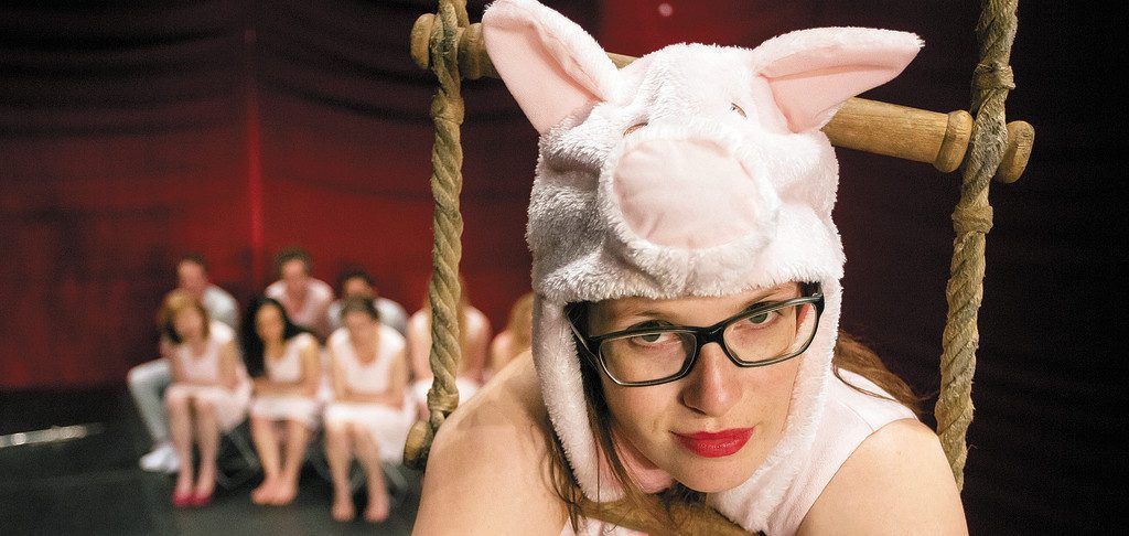 Uraufführung &#8220;Jeder gegen jeden&#8221; im Festspielhaus