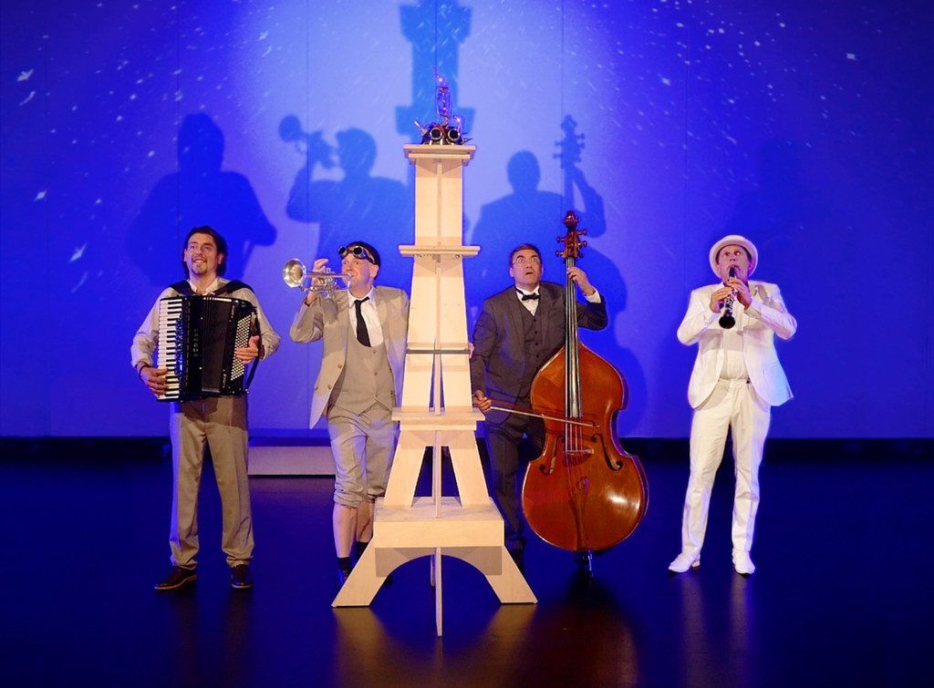 Musikalische Zeitreise mit  den Schurken durch Paris