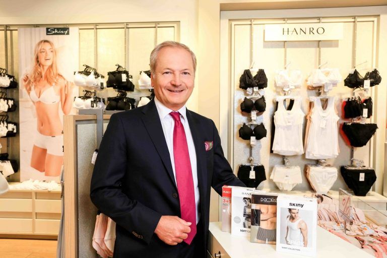 Huber-Holding-Vorstandsvorsitzender Martin Zieger sieht den Vorarlberger Wäscheerzeuger auf dem richtigen Weg. Foto: HH