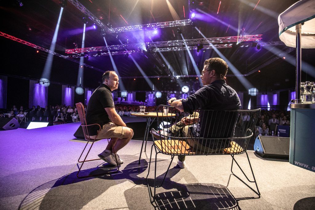 Ein digitaler Gruß an das Neue und ein Einhorn mittendrin