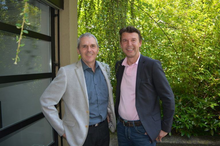 Ing. Karl Grabher (Grabher, Der Baumeister) und Christian Hefel (Hefel Wohnbau). Foto: Hefel