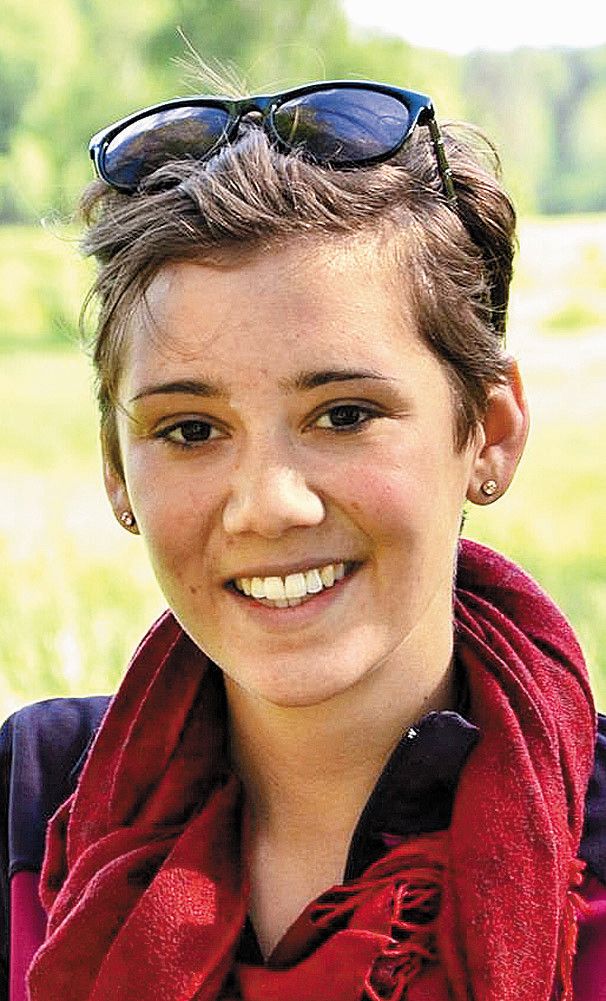 Jolanda Eiler21, EFD in Litauen (Mentorin)Ein klarer Grund, weshalb ich EFD-Mentorin sein wollte, ist, dass ich gerne neue Menschen kennenlerne und mich so mit jungen Europäern austauschen kann. Gelegentliche Freizeitaktivitäten mit EFDlern machen mir nicht nur Spaß, sondern lassen mich oft an meine tolle Zeit in Litauen zurückdenken.