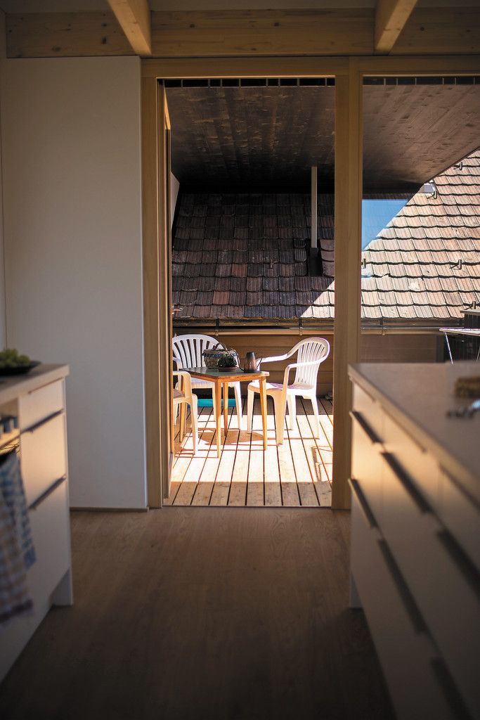 Klein, aber fein. Der Balkon entstand im Planungsprozess und ist eine wohltuende Zugabe, wenn der Weg nach draußen sonst zu beschwerlich ist.
