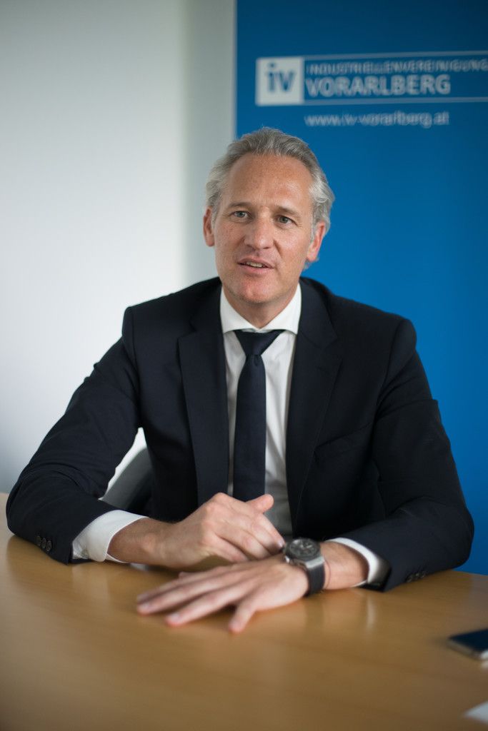 Martin Ohneberg (l.); Wilfried Hopfner hält die Schlussworte.