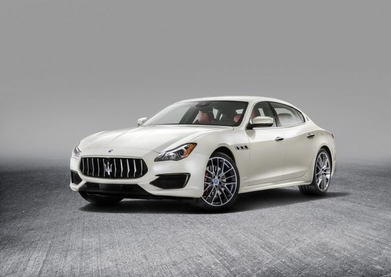 Maserati Quattroporte mit prominenterem Kühlergrill.