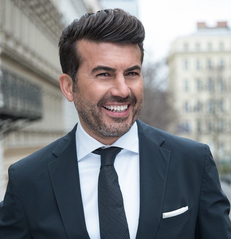 Mike Galeli ist mit seiner Lederwarenkollektion erfolgreich. Baumann