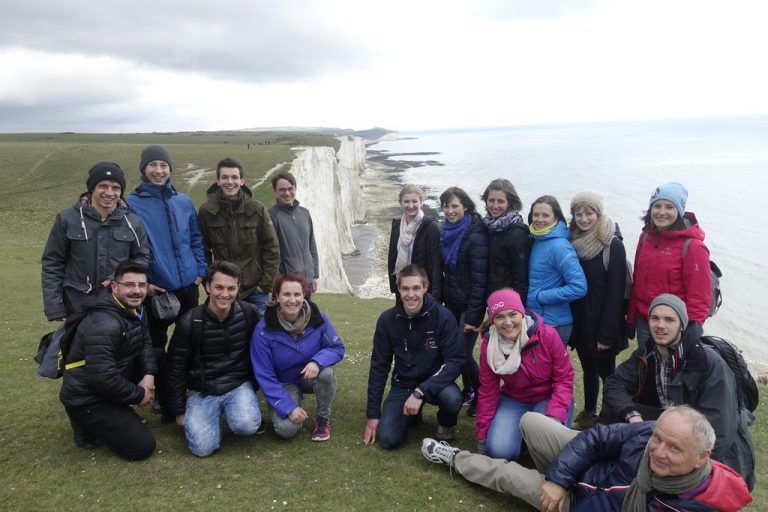 Mit englischem „guide“ Burak bei den Seven-Sisters-Klippen. Fotos: Teilnehmer