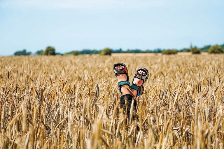 Mit trendigen Schuhen und Sandalen von ECCO leichtfüßig in den Sommer starten! Foto: ecco