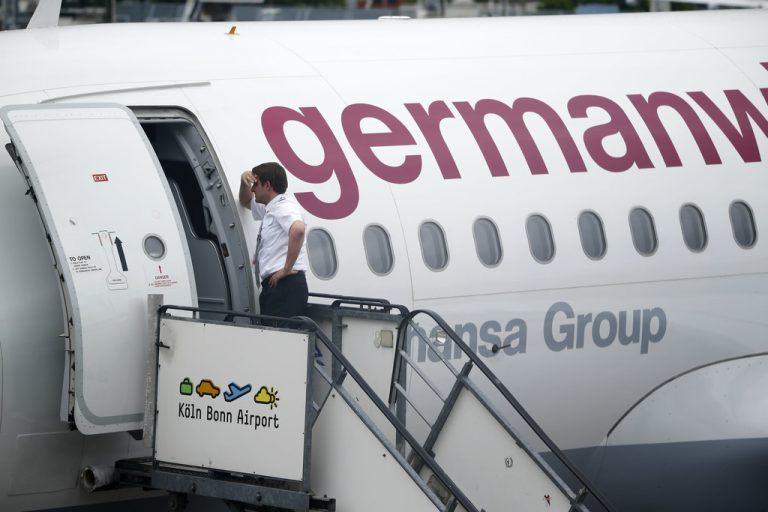 Negative Reaktionen auf das Krisenmanagement finden sich bei VW merklich öfter als bei Germanwings, so ein Ergebnis der Studie.  reuters