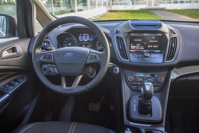 Neu ist das aufgeräumte Cockpit.