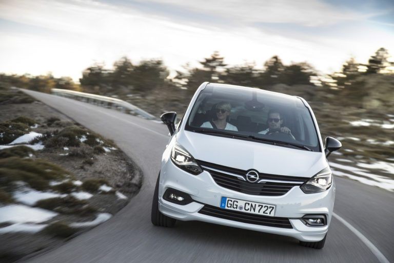 Opel hat dem Zafira ein neues Gesicht verpasst und das Cockpit ordentlich aufgeräumt. Foto: Werk