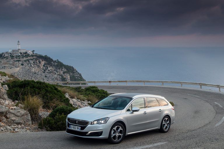 Peugeot 508 SW: Der gar nicht kleine Lader zeichnet sich durch geschmeidige Agilität und hohen Komfort aus.