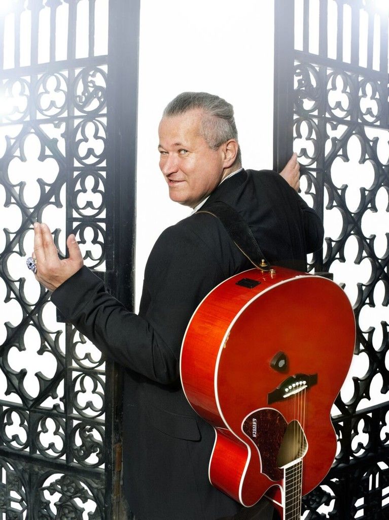Rasante Komik und kompromisslose Pointen: Musikkabarettist Mike Supancic beehrt das Ländle.  Foto: moritz schell