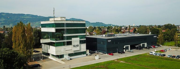 SIE Connect GmbH - „Chips.AC“: Die intelligente Online-Handelsplattform legt den Fokus auf die Rückführung der Überschussware von Verarbeitern elektronischer Baugruppen in den Markt. Sie übernimmt Vermarktung, Verkauf und Logistik und bringt auch Überbestände und Reste in den Kreislauf der Industrie.