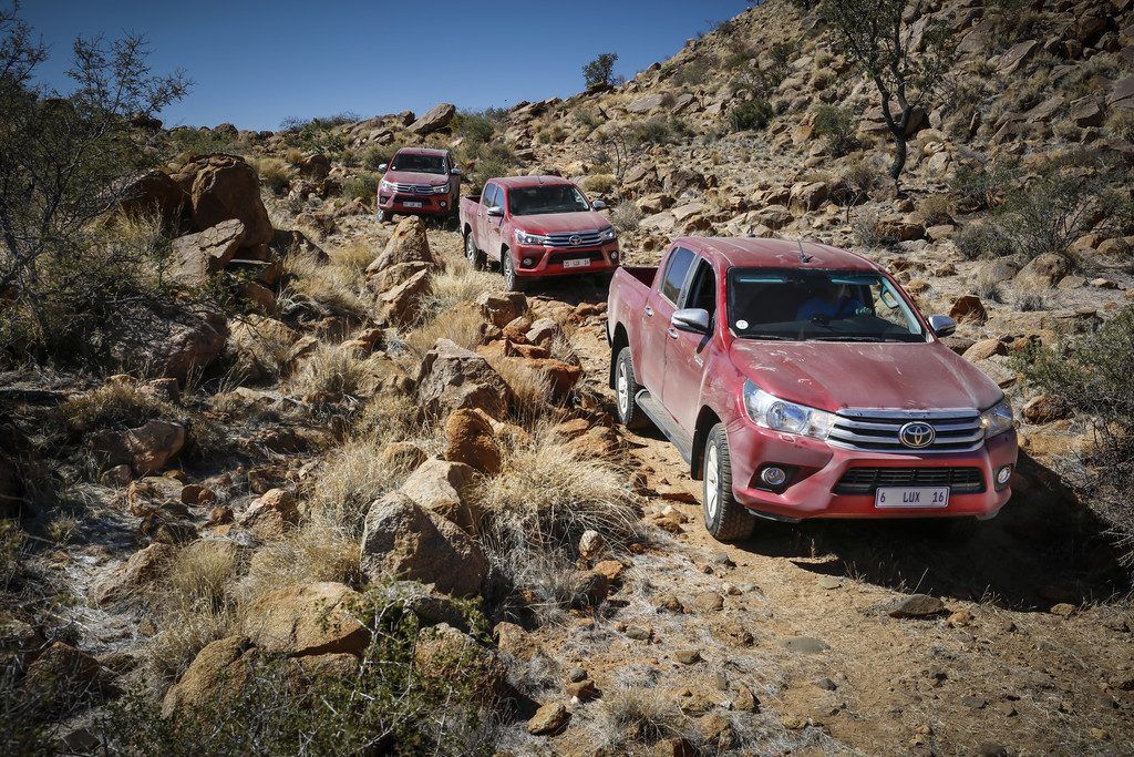 Erste Testfahrten mit dem neuen Hilux: Robuster denn je und jetzt mit SUV-Komfort.