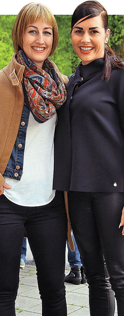 Unter den Gästen: Nicole Herb (l.) und Sabine Corona.