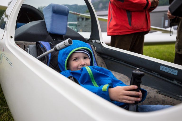 Vielleicht wächst da schon die nächste Segelfliegergeneration heran. Ihm hat es jedenfalls gefallen.