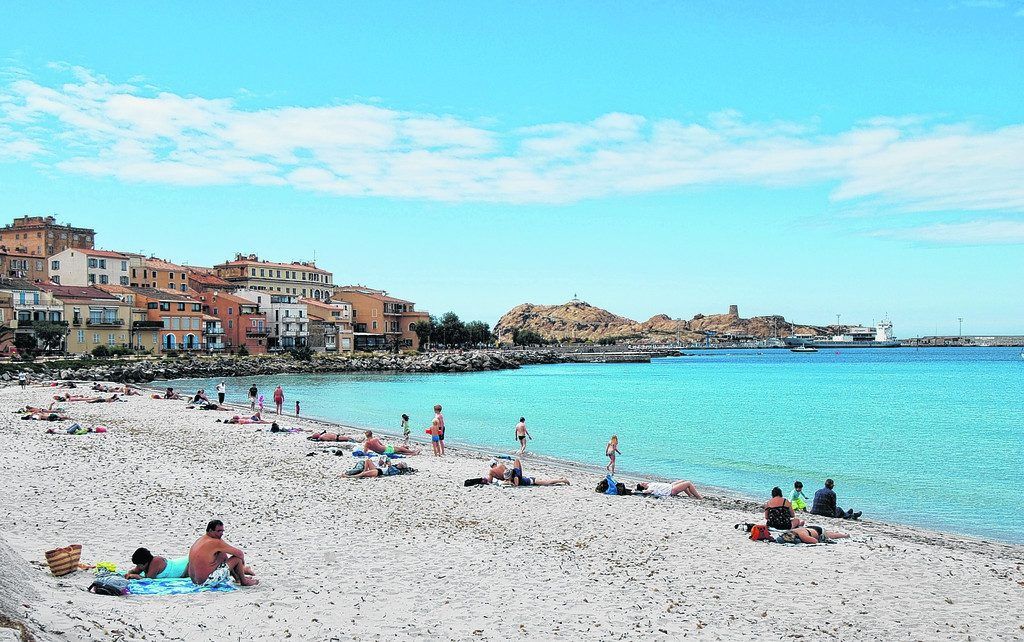 Île-Rousse, die rote ­Insel im türkisen Meer