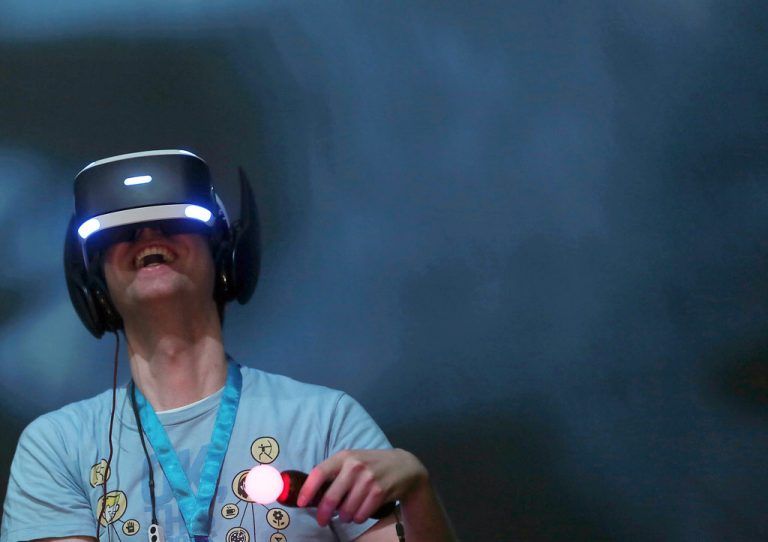 Vorarlberger wollen mehr sehen als „echte Realität“, sie testen deshalb die Virtual Reality besonders intensiv. Foto: dpa