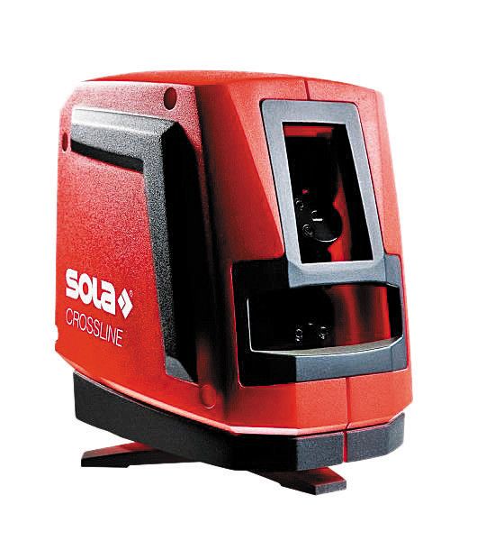 Wenige Handgriffe sind notwendig, um den Sola-Linienlaser Crossline auszurichten und ein lotrechtes Laserkreuz zu projizieren.