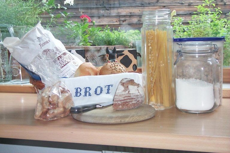 Wer an einer Zöliakie leidet, tut sich mit der Ernährung wirklich schwer, weil fast überall Gluten enthalten ist. Foto: rudolph