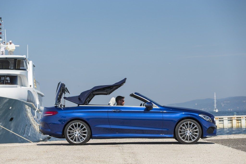 C-Klasse und ein Stoffdach: Cabrio mit Ganzjahresqualitäten verlängert den Sommer.