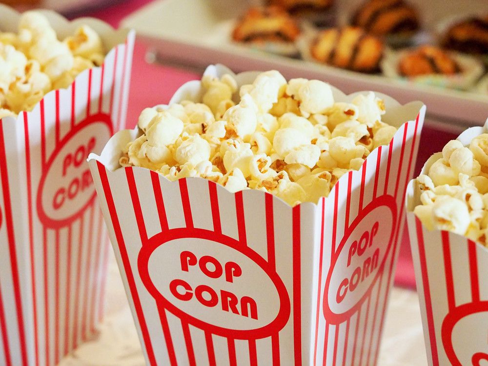 Filmschauen in einer gemütlichen Umgebung