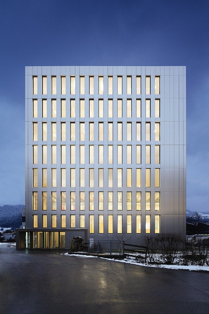 Zusammen mit Bosch werden intelligente Lichtlösungen für vernetzte Gebäude entwickelt. Erstes Pilotprojekt ist der LCT One Tower Dornbirn.