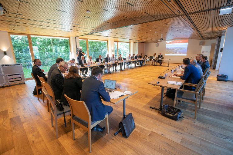 Die Diskussion der Auslandsvorarlberger mit Unternehmern und Politikern aus dem Land fand heuer im Hotel Schwärzler statt. VLK/Sams