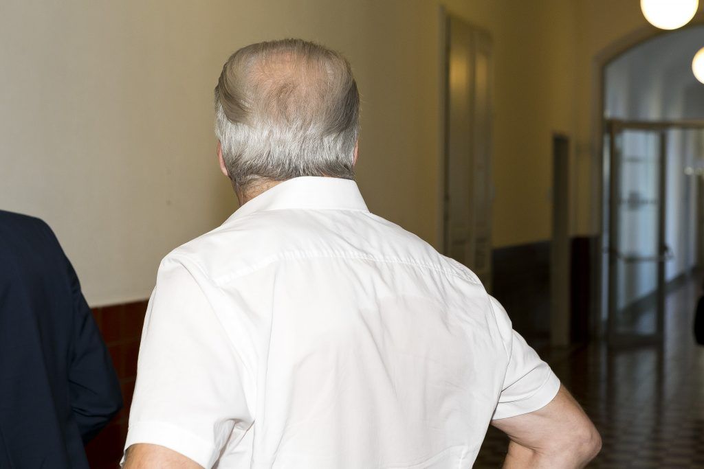Gericht: Ex-Polizist wegen Korruption angeklagt