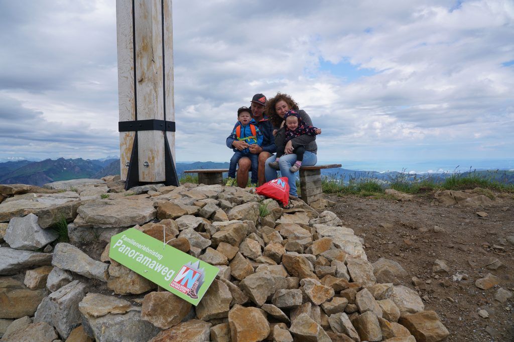 700 wetterfeste Bergfreunde beim VN-Wandertag am Diedamskopf