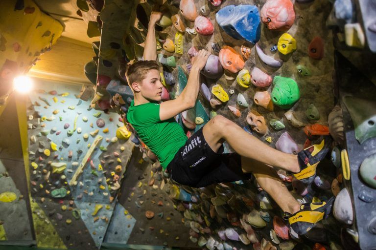 Ab auf die LanglaufloipeIm Gemeindegebiet von Übersaxen befinden sich zwei Langlaufloipen mit Panoramablick über fünf oder acht Kilometer. Zudem führt ein schöner Winterwanderweg zur Gulmalpe.