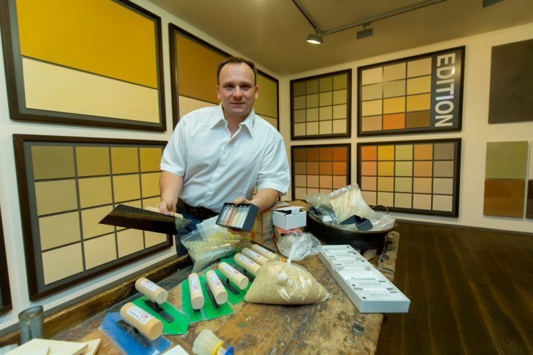 Alexander Loretter: „Lehmwände sind schick und sorgen für ein gesundes Raumklima.“